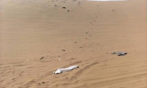 网红打卡点沙漠“尼三锅”事故：越野车飞入500米深坑，三死一伤